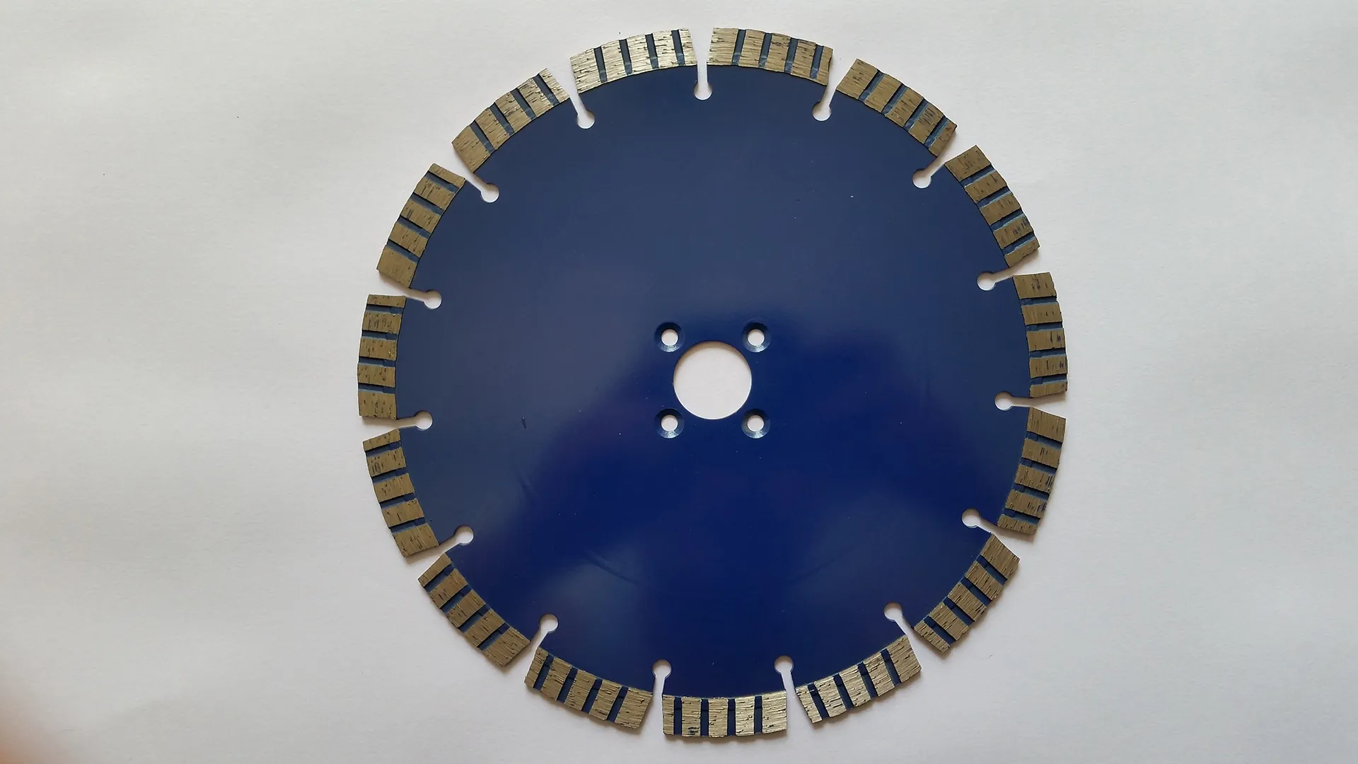 what blade to use to cut porcelain tile
